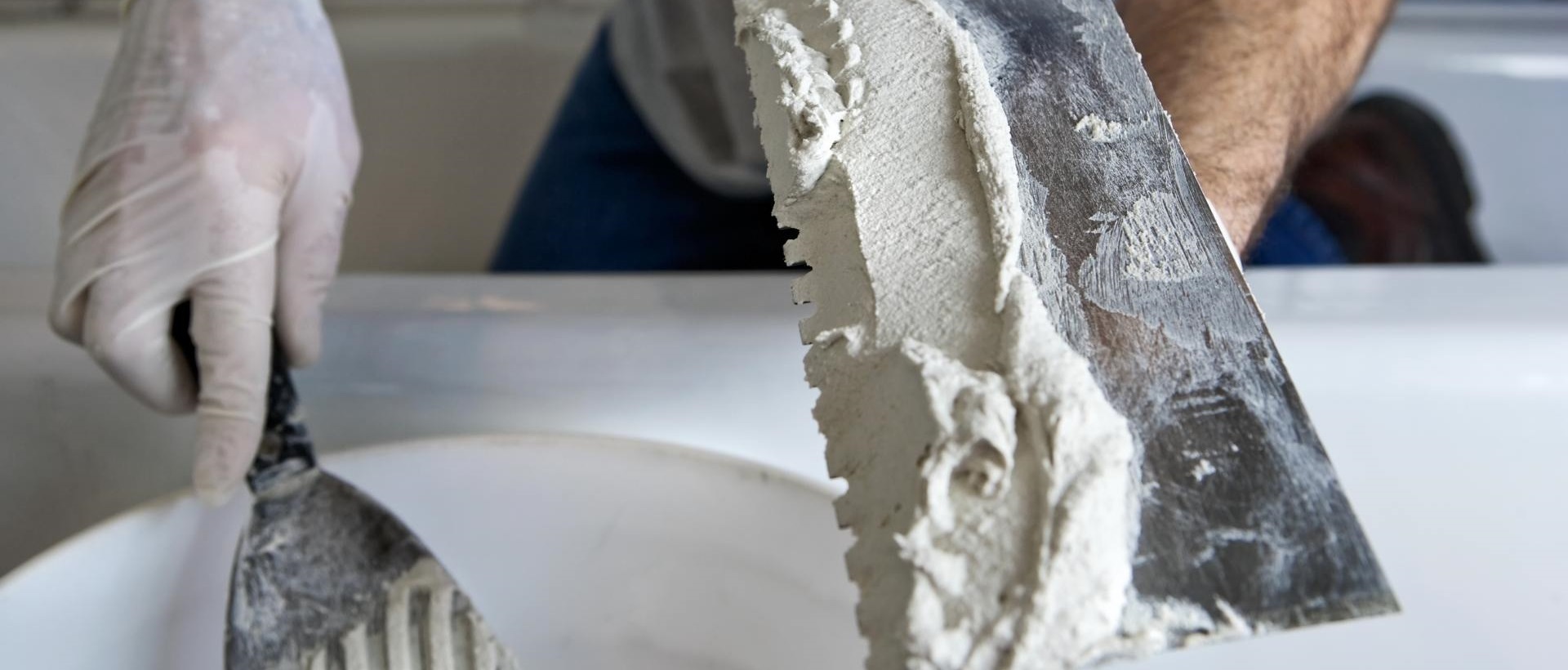 Plasterer KT18
